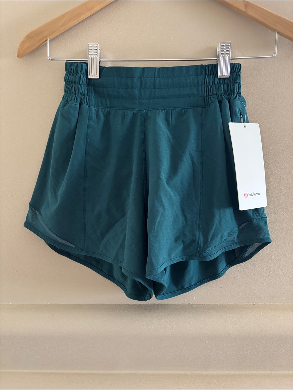 Lululemon Hotty Hot HR Short 4” Lined. Storm Teal. Size 2. NWT.